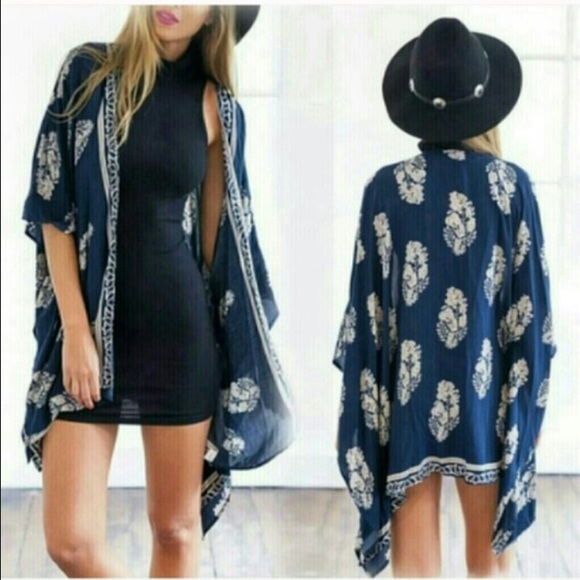 The KEIRA Vintage Kimono Leaf Scarf Cardigan - Picture 2 of 3