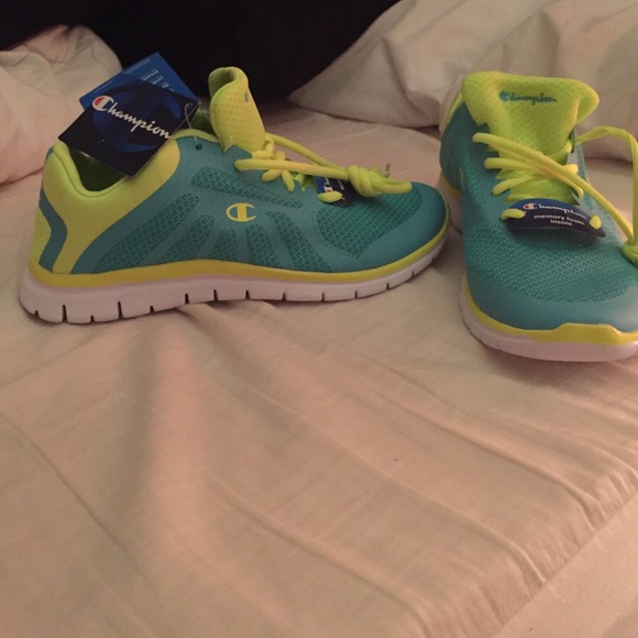 Brand new size 7 Champion gym shoes