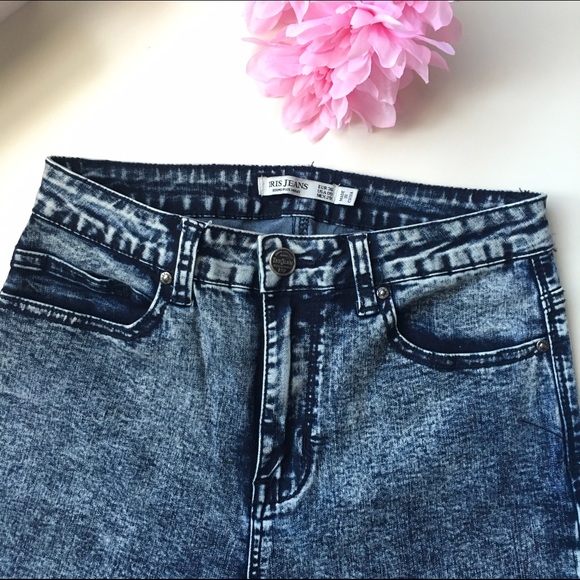 High waisted acid wash jeans