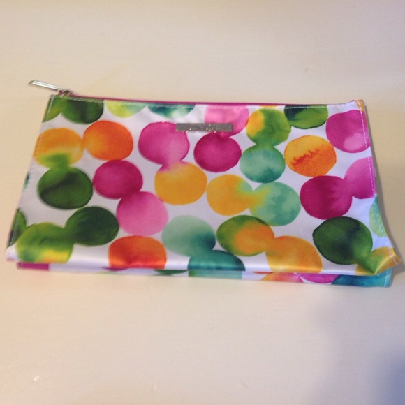 Clinique pouch
