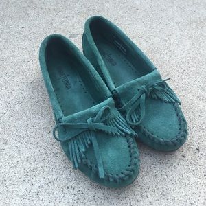 Minnetonka Moccasins in Pine Green