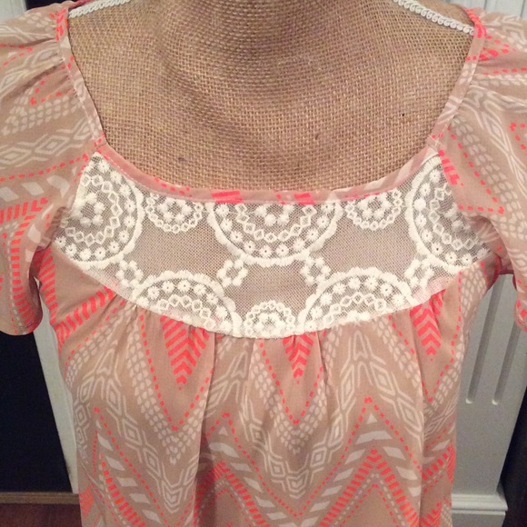 Top - Picture 2 of 3