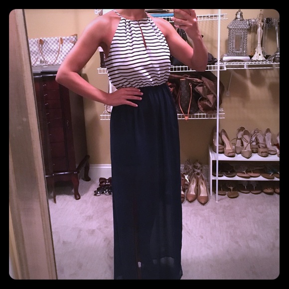 Forever 21 navy and white maxi dress size M