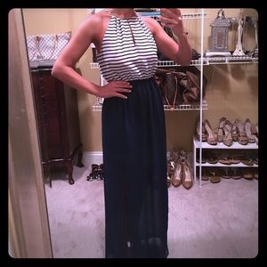 Forever 21 navy and white maxi dress size M