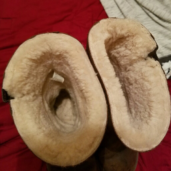 Uggs - Picture 2 of 4