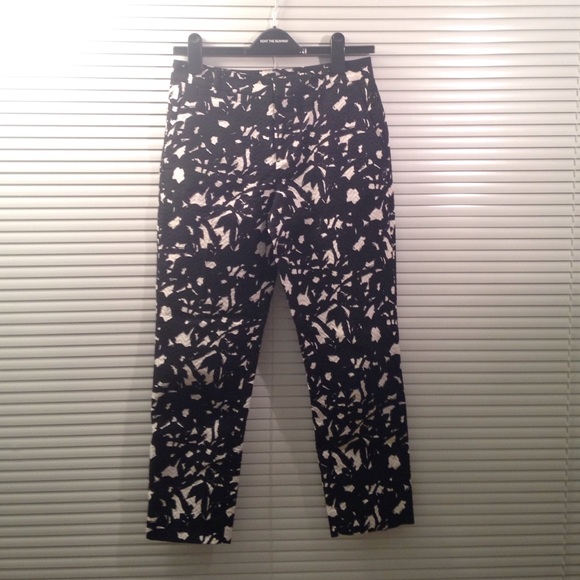 74% OFF ✨ New Banana Republic Avery-Fit Pants