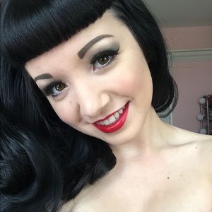 Meet your Posher, Haylee