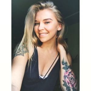 Meet your Posher, Carrie