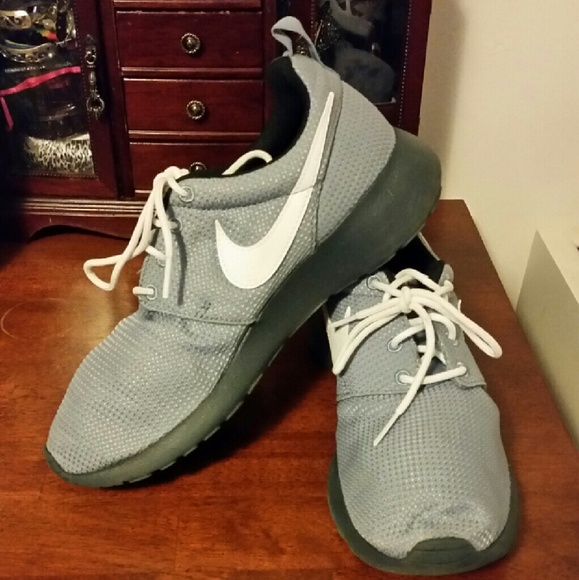Nike roshe run 7y perfect condition