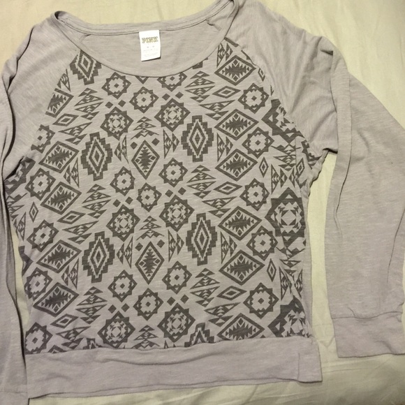 VS Pink grey long sleeve tee- sz med
