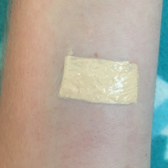 NYX Stay Matte But Not Flat Foundation: Ivory - Picture 4 of 4