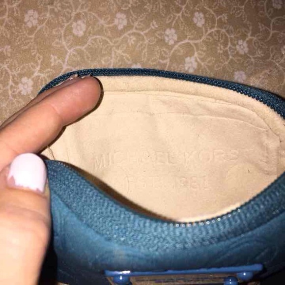 🎊SOLD on eBay🎊Authentic Michael Kors Wristlet - Picture 3 of 3