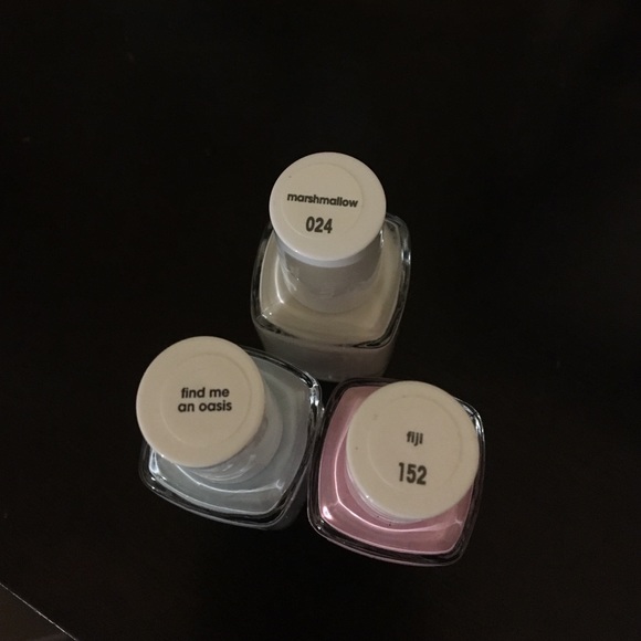SOLD!! NEW! NEVER OPENED! Essie nail polish bundle - Picture 2 of 3