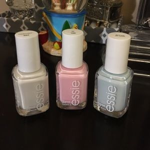 SOLD!! NEW! NEVER OPENED! Essie nail polish bundle