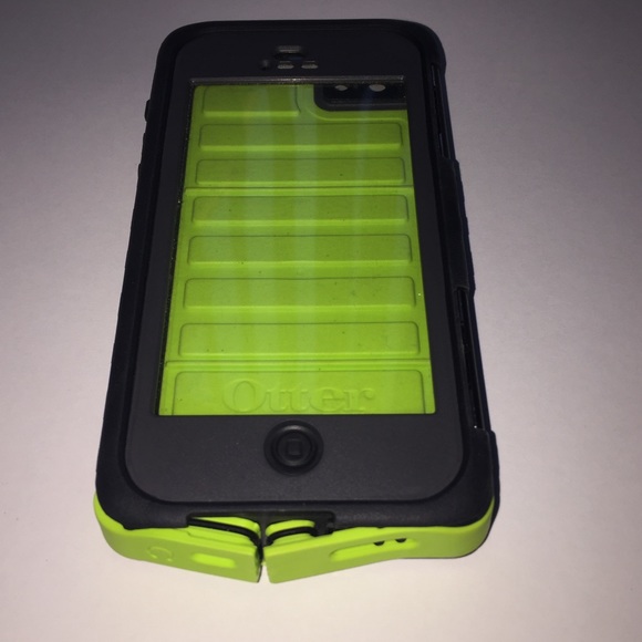Otterbox Armor Series Waterproof case for iPhone 5 - Picture 4 of 4