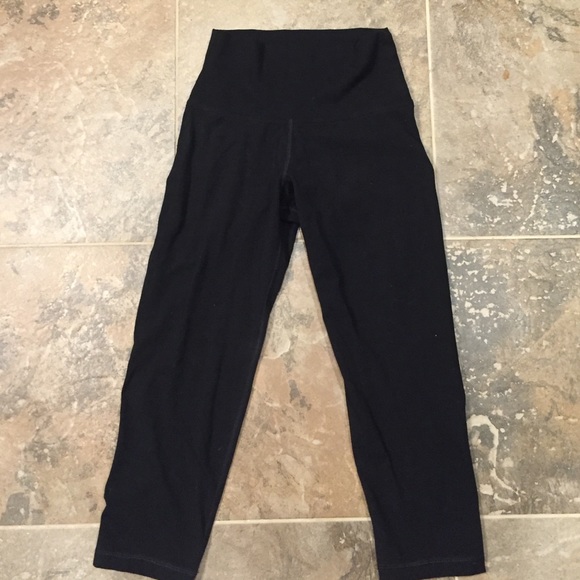Old Navy Black Active Capris