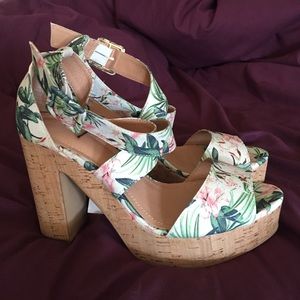 NEW H&M Tropical Print Platform Heels