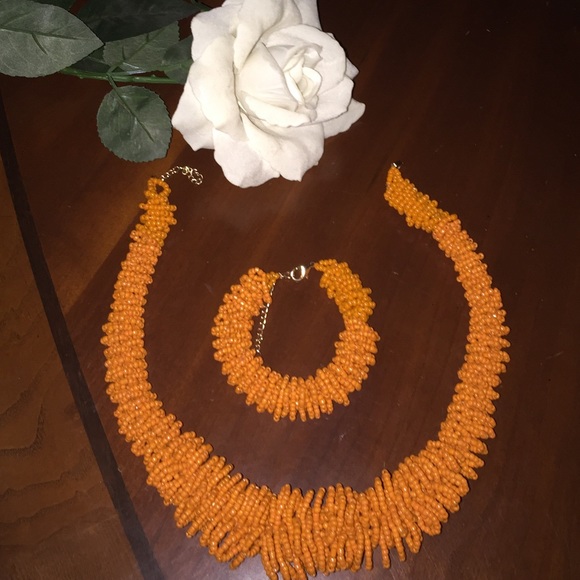 Marvelously Hand-Woven Set - Picture 4 of 4