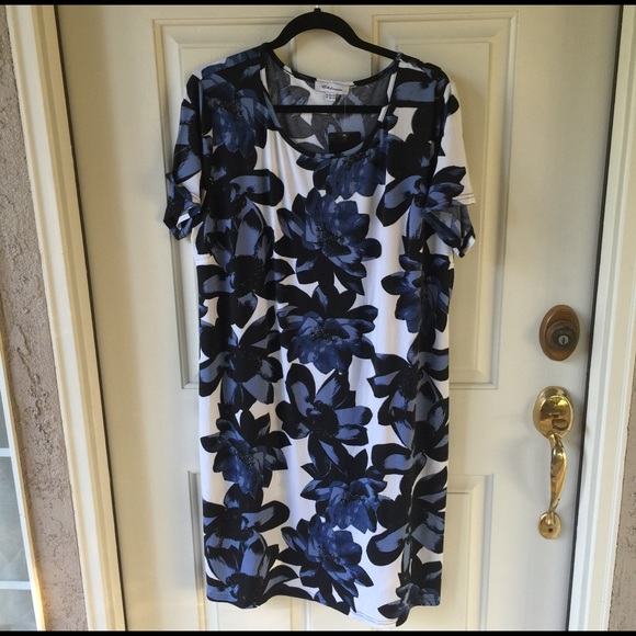 Black & Blue Floral Shift Dress