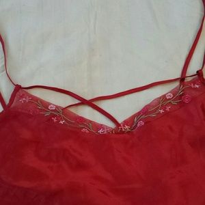 Pretty! Size 3X red cami with cross straps, NWT