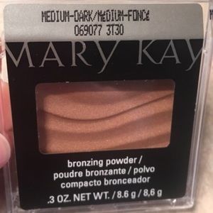 NIB set of 6 Mary Kay Bronzing Powder Medium/Dark