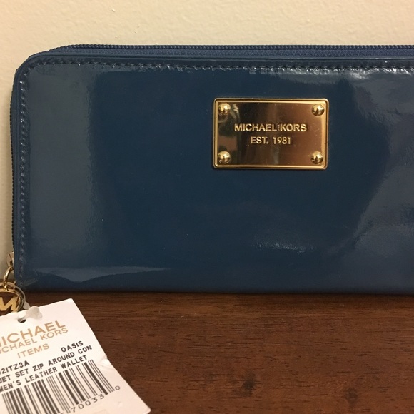 NWT Michael Kors Patent Leather Accordion Wallet