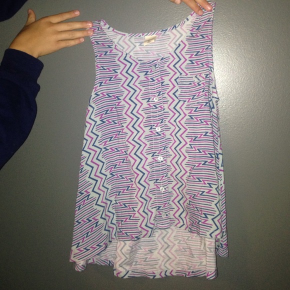 Design Flowed Button Down Tank