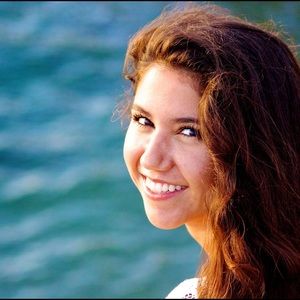 Meet your Posher, Kanela