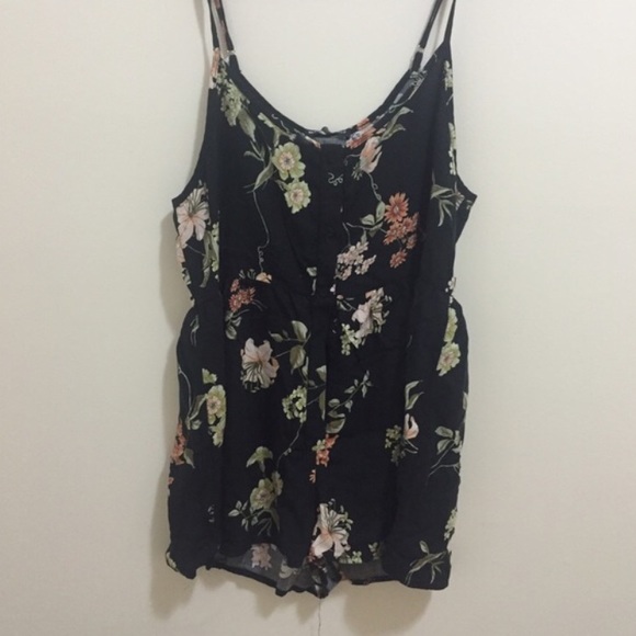 Sold ❤️ Brandy Melville black floral romper - Picture 2 of 3