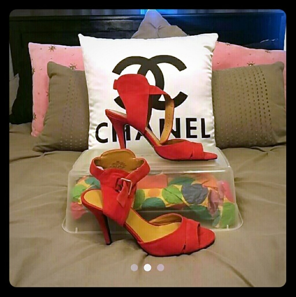Nine West red pumps