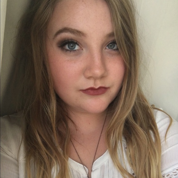 Meet your Posher, Kaelyn