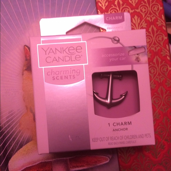 Brand new Yankee candle charm!