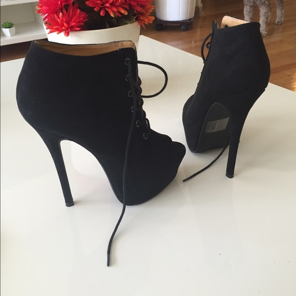 Open toe heels - Picture 2 of 2