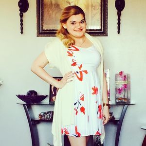 Meet your Posher, Claudia