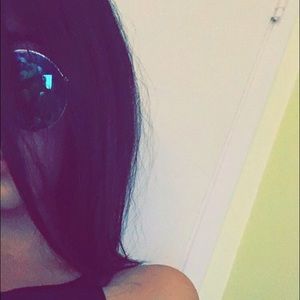 Meet your Posher, Leoda