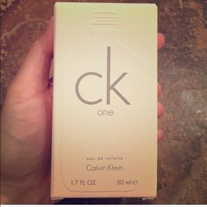 NEW Calvin Klein ck one eau de toilette 1.7 FL OZ