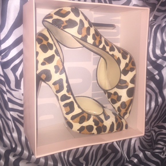 BCBG Leopard Pumps Size 8.5