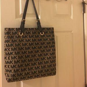 PERFECT CONDITION Michael Kors Tote