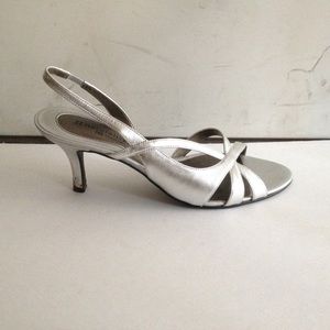 Naturalizer shoes, silver sandals