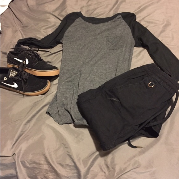 ❌SOLD❌Black and grey baseball tee