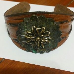 Leather cuff bracelet mother of pearl flower