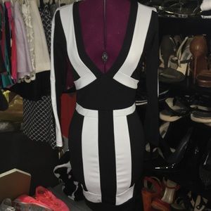 Never worn! Black dress with white accents. Size S