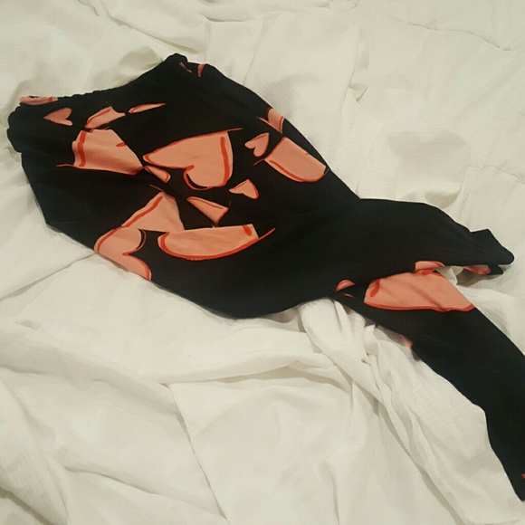 Heart lularoe leggings