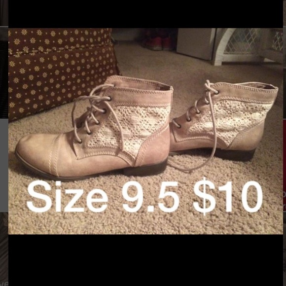 Mossimo supply co. Size 9.5