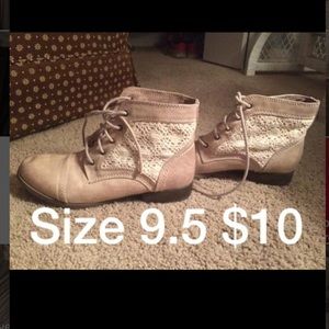 Mossimo supply co. Size 9.5