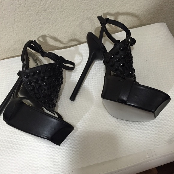 ❌SOLD❌ Never Worn RePosh Bebe Sexy Heels - Picture 2 of 4