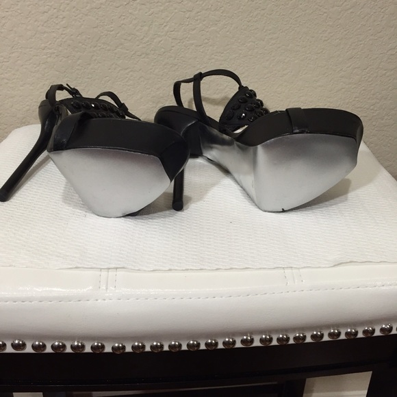 ❌SOLD❌ Never Worn RePosh Bebe Sexy Heels - Picture 3 of 4