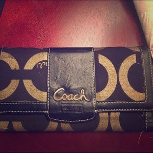Selling my coach wallet ( SOLD )