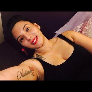 Meet your Posher, Mayra