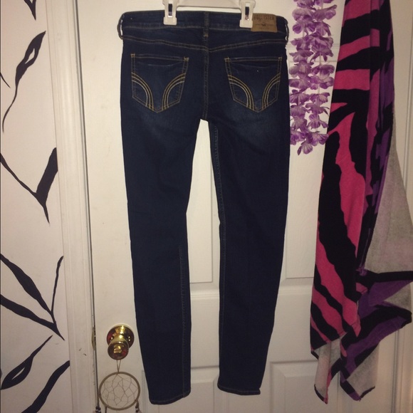 ❌SOLD❌ Hollister jeans - Picture 2 of 4